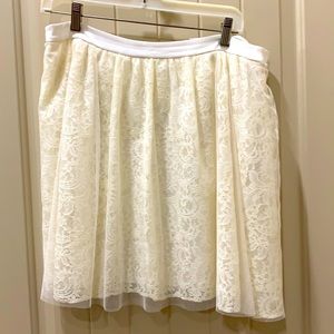 Lace skirt